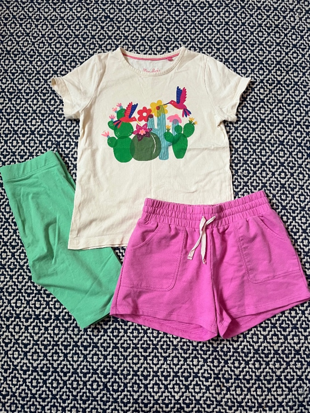Mini Boden Cactus Hummingbird Graphic Tshirt & 2x green pink shorts